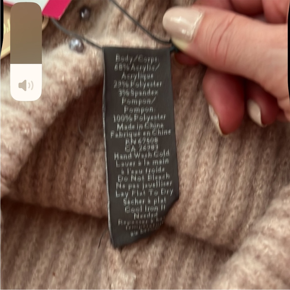 Vince Camuto Pink Beanie with Pom-Pom and Beads - Picture 8 of 9